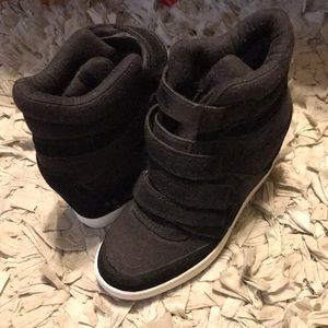 Sneaker wedges
